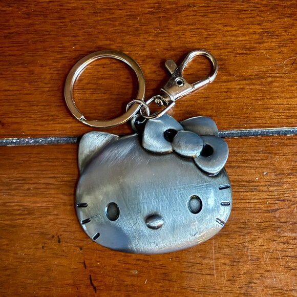 NEW Hello Kitty Keychain Vintage Metal Car Key Chain or Purse Charm - Picture 3 of 4